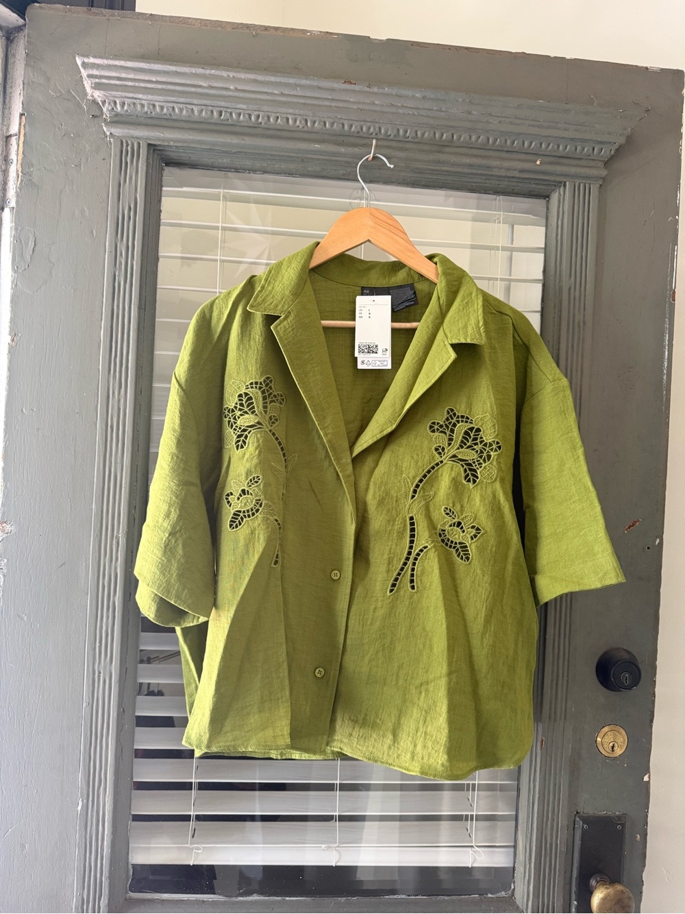 H&M Green Linen Short Sleeve Embroidered Button-Up Shirt